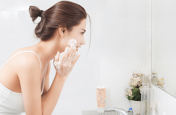 Anti-Aging Tips: Start a Skincare Routine ASAP